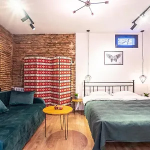 Апартаменты Old Town Studio Stylish & Central, Тбилиси